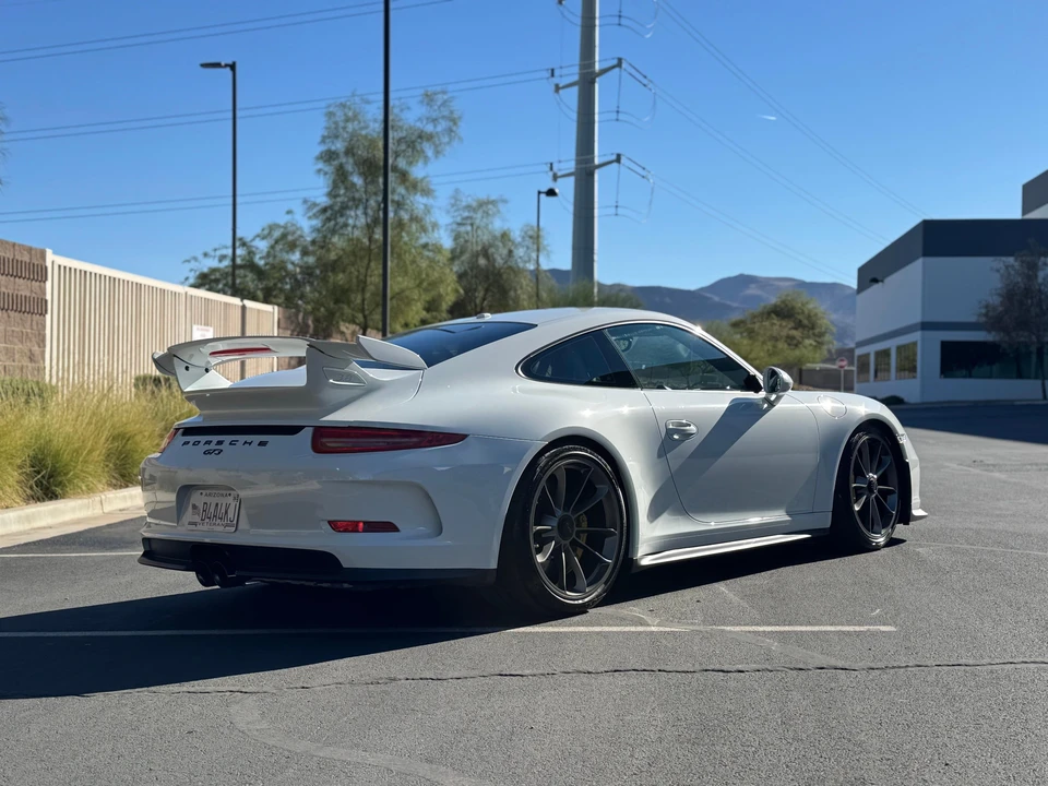2015 Porsche 991 GT3 - Image 16 of 31