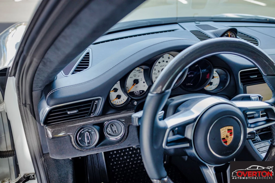 2015 Porsche 991 GT3 - Image 21 of 29