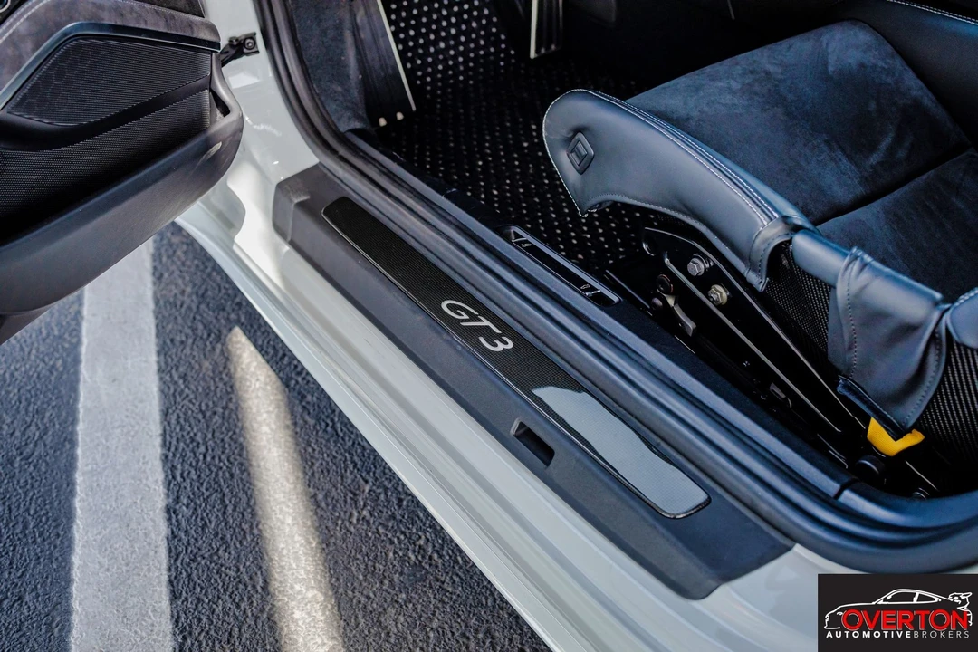 2015 Porsche 991 GT3 - Image 27 of 29