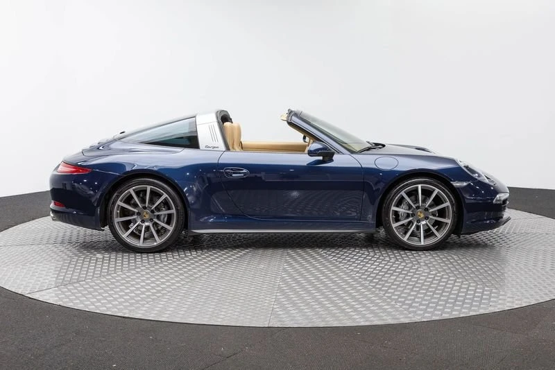 2015 Porsche 991 Carrera GTS - Image 9 of 20