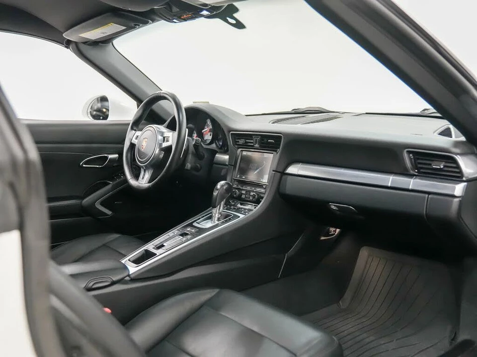 2015 Porsche 991 Targa 4 & 4S - Image 14 of 31