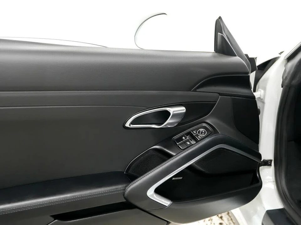 2015 Porsche 991 Targa 4 & 4S - Image 18 of 31