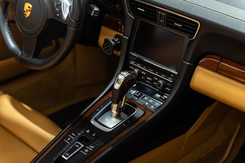 2015 Porsche 991 Targa 4 & 4S - Image 16 of 31