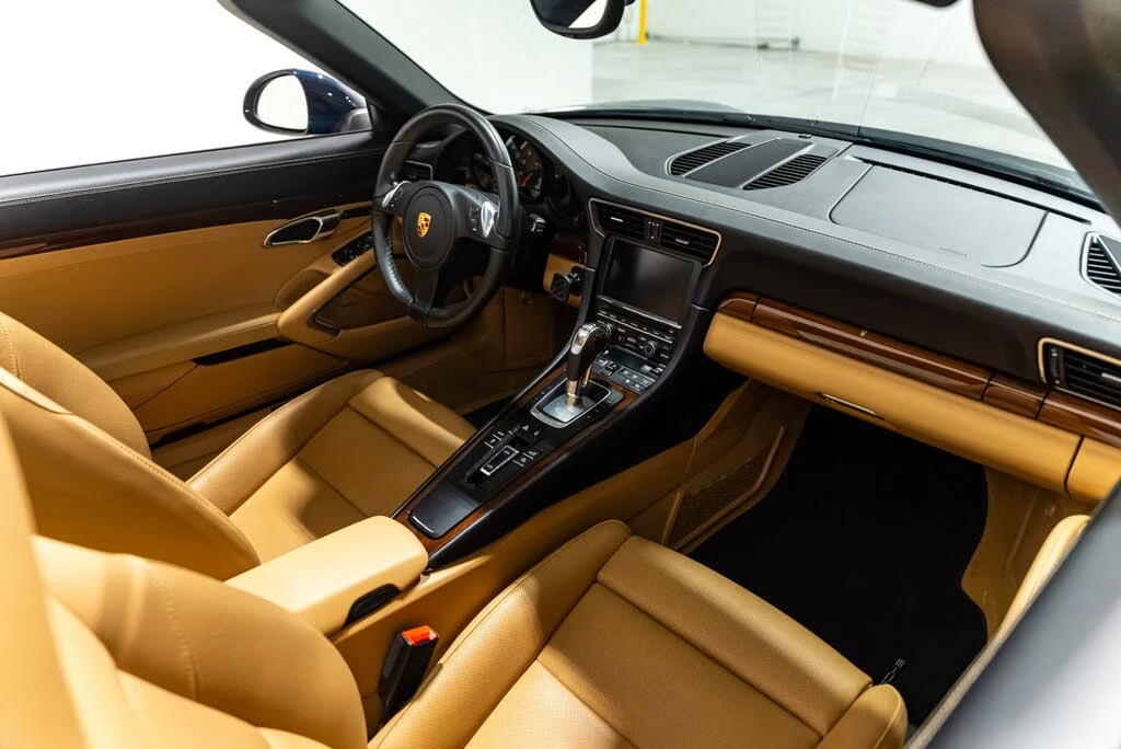 2015 Porsche 991 Targa 4 & 4S - Image 15 of 31