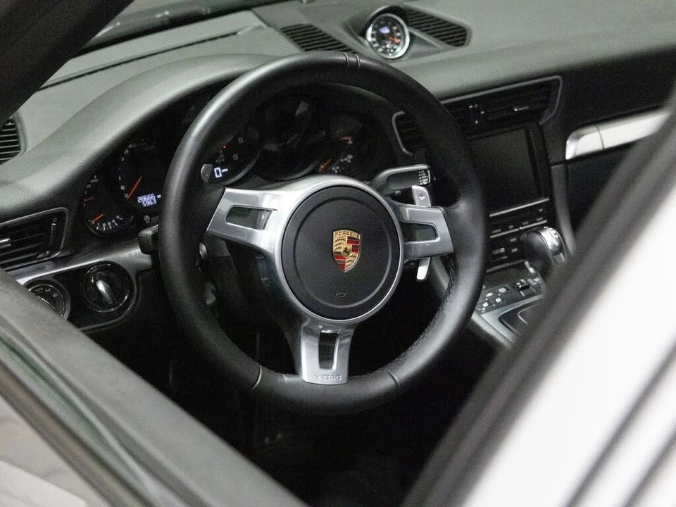 2015 Porsche 991 Targa 4 & 4S - Image 29 of 31