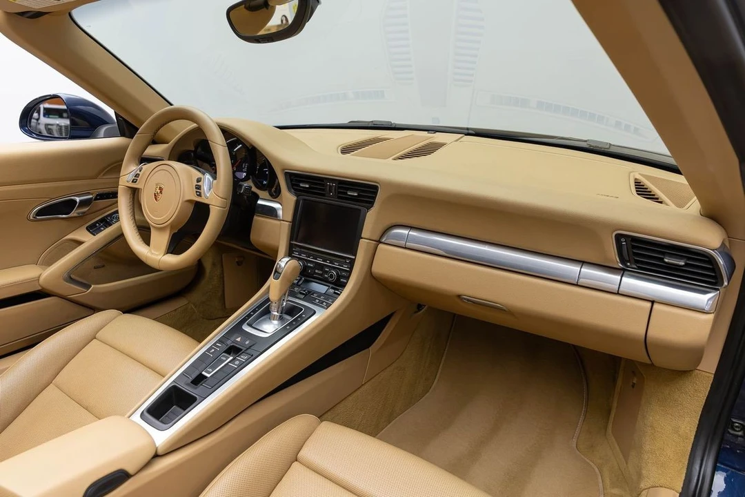 2015 Porsche 991 Targa 4 & 4S - Image 18 of 31