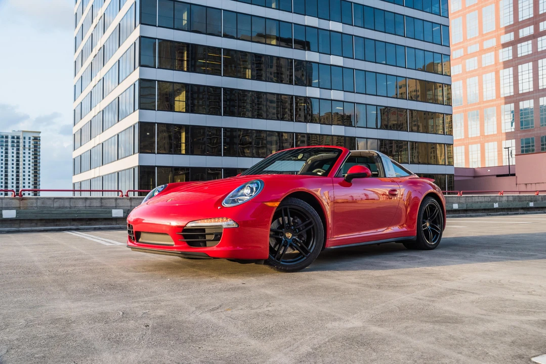 2015 Porsche 991 Targa 4 & 4S - Image 12 of 31