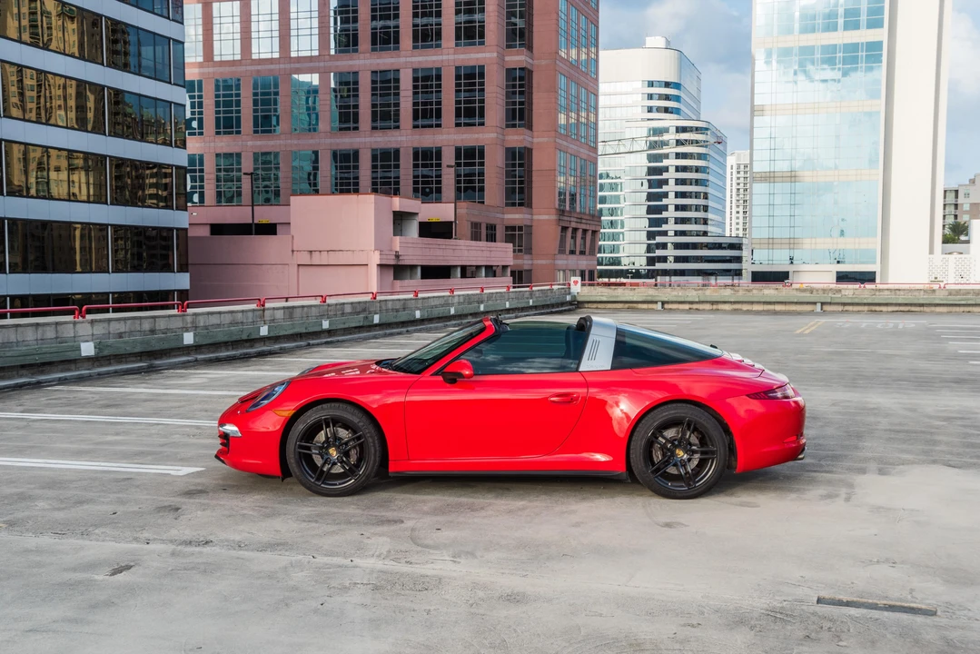 2015 Porsche 991 Targa 4 & 4S - Image 17 of 31