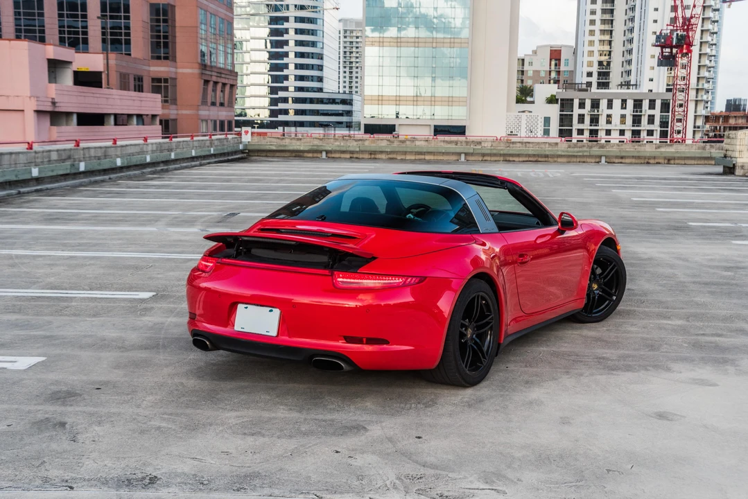 2015 Porsche 991 Targa 4 & 4S - Image 26 of 31
