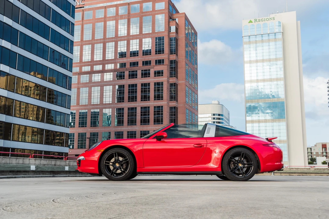 2015 Porsche 991 Targa 4 & 4S - Image 14 of 31