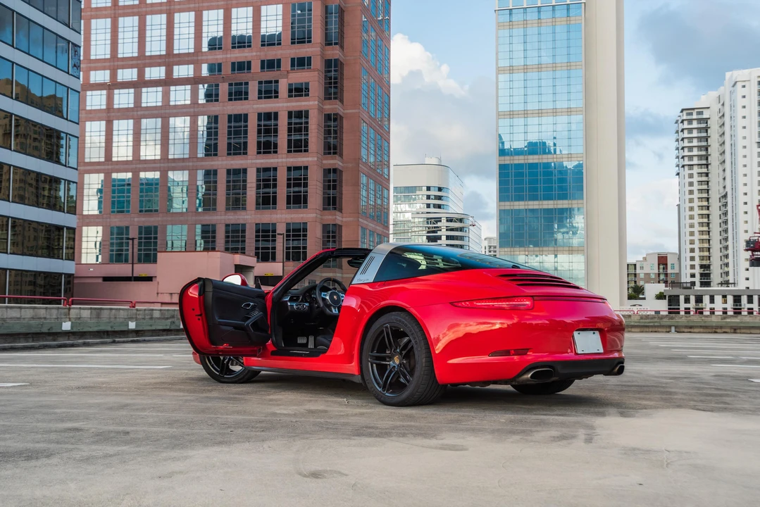 2015 Porsche 991 Targa 4 & 4S - Image 20 of 31