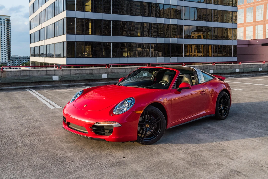 2015 Porsche 991 Targa 4 & 4S - Image 11 of 31