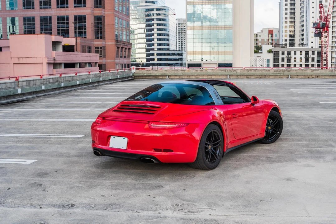 2015 Porsche 991 Targa 4 & 4S - Image 27 of 31
