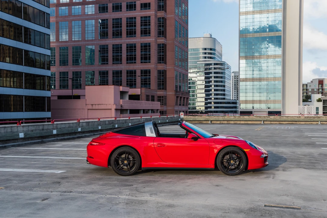 2015 Porsche 991 Targa 4 & 4S - Image 30 of 31