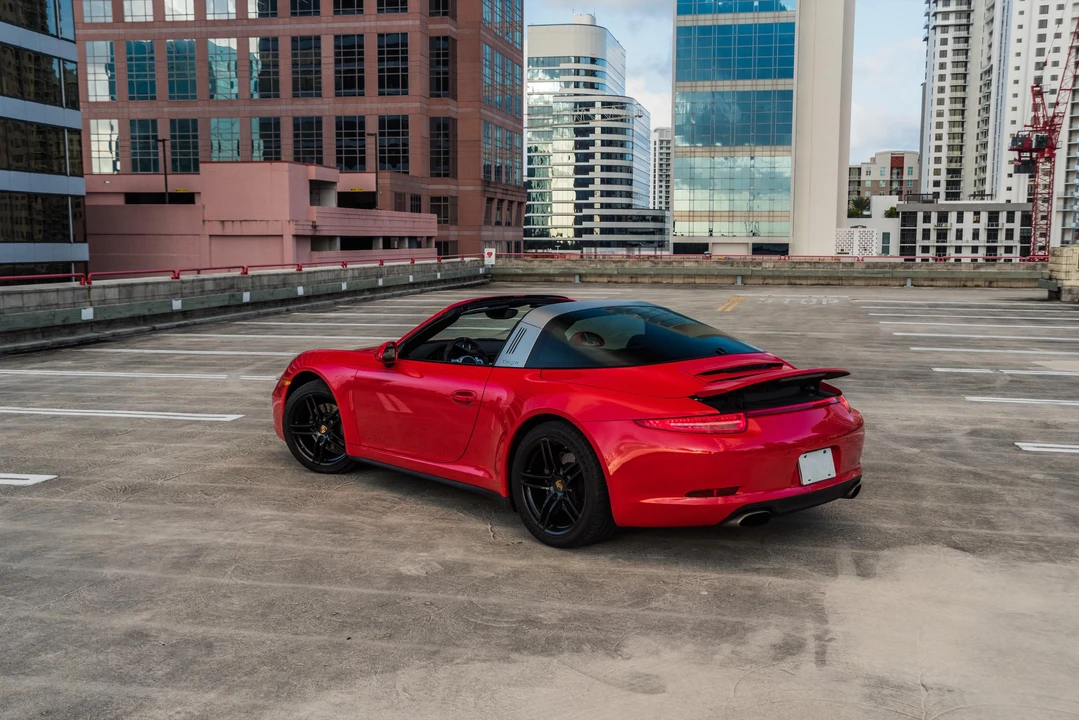 2015 Porsche 991 Targa 4 & 4S - Image 19 of 31