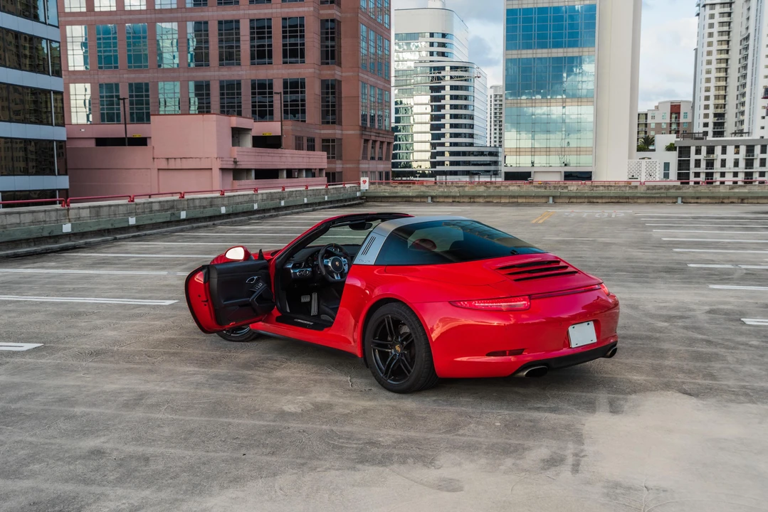 2015 Porsche 991 Targa 4 & 4S - Image 21 of 31