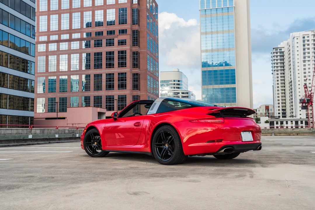 2015 Porsche 991 Targa 4 & 4S - Image 18 of 31