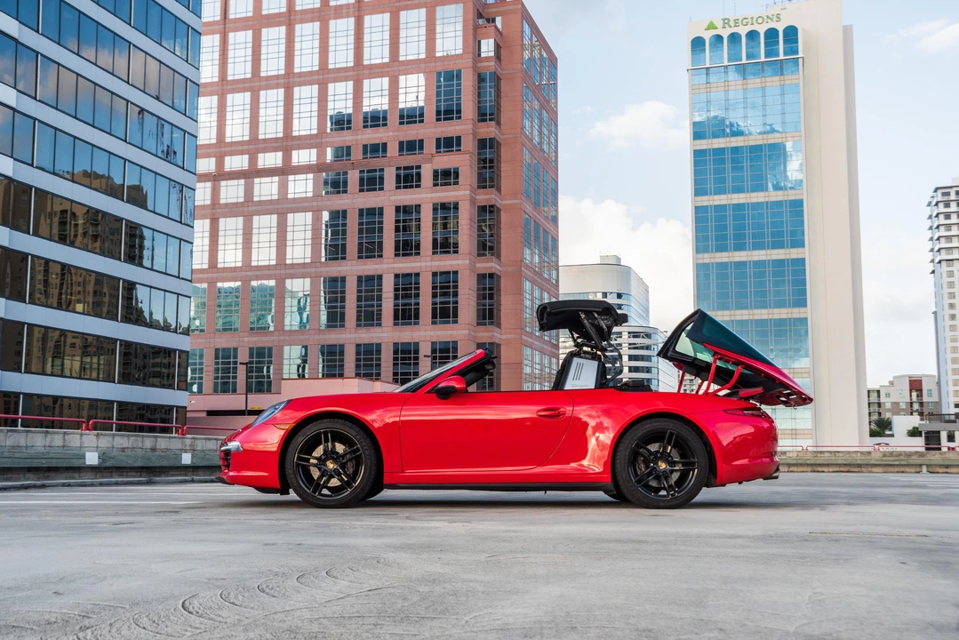 2015 Porsche 991 Targa 4 & 4S - Image 16 of 31