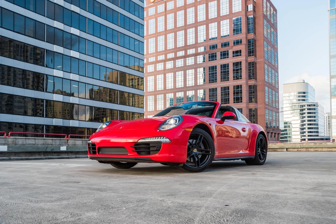 2015 Porsche 991 Targa 4 & 4S - Image 9 of 31