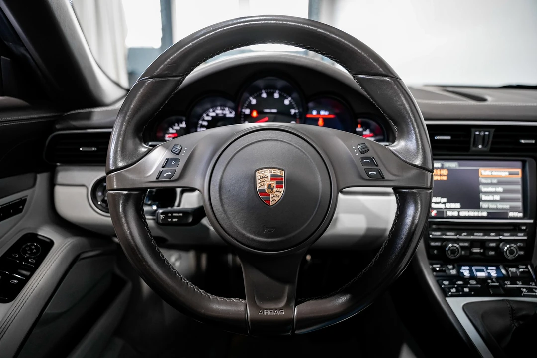2015 Porsche 991 Targa 4 & 4S - Image 9 of 12