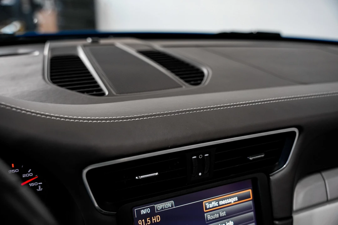 2015 Porsche 991 Targa 4 & 4S - Image 11 of 12