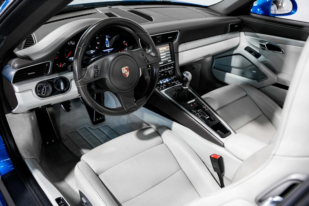 2015 Porsche 991 Targa 4 & 4S - Image 8 of 12