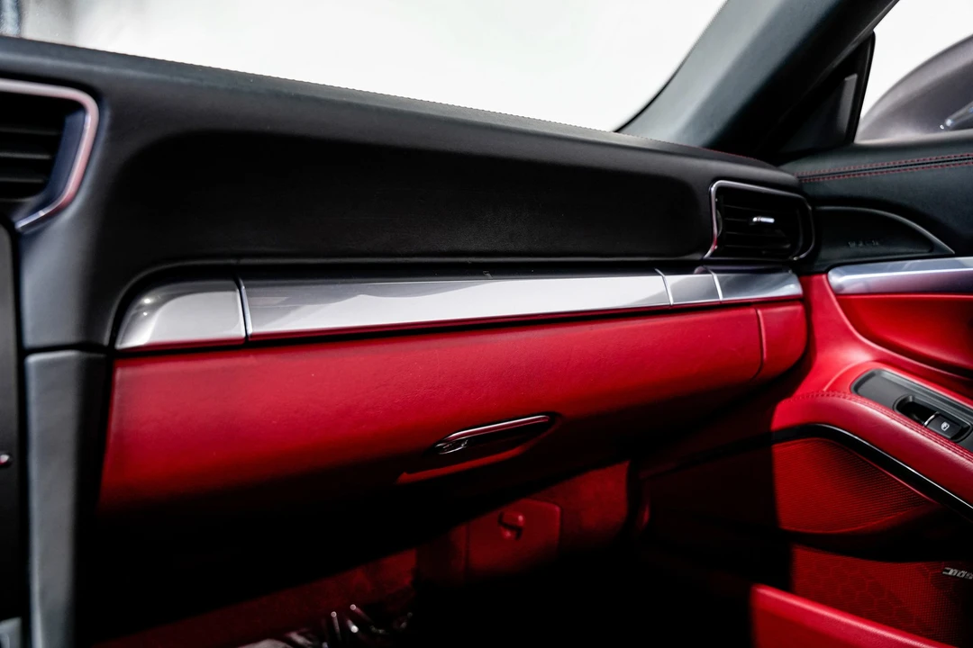 2015 Porsche 991 Targa 4 & 4S - Image 19 of 21