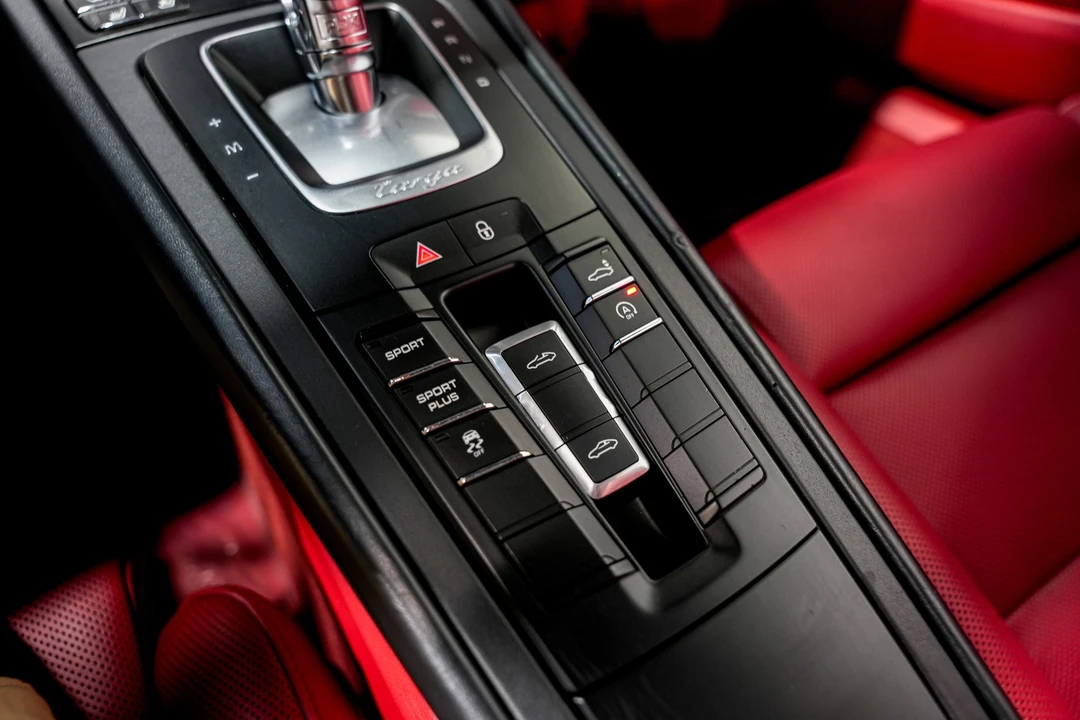 2015 Porsche 991 Targa 4 & 4S - Image 18 of 21