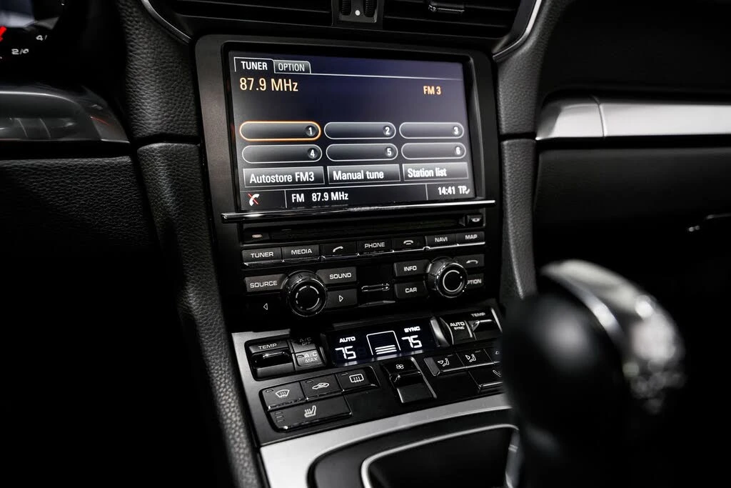 2015 Porsche 991 Targa 4 & 4S - Image 13 of 31