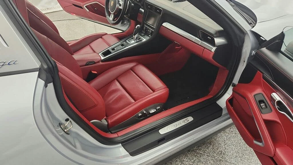 2015 Porsche 991 Targa 4 & 4S - Image 29 of 31