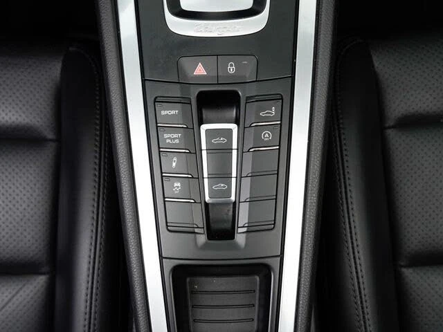 2015 Porsche 991 Targa 4 & 4S - Image 18 of 31