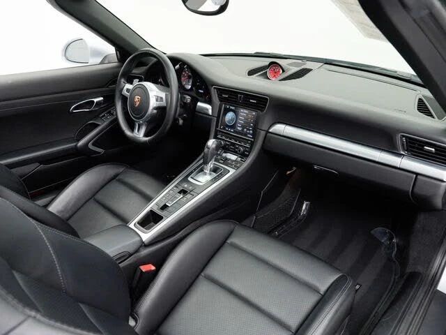 2015 Porsche 991 Targa 4 & 4S - Image 24 of 31