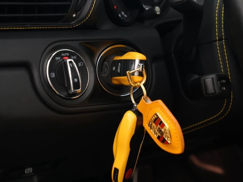 2015 Porsche 991 Targa 4 & 4S - Image 16 of 31