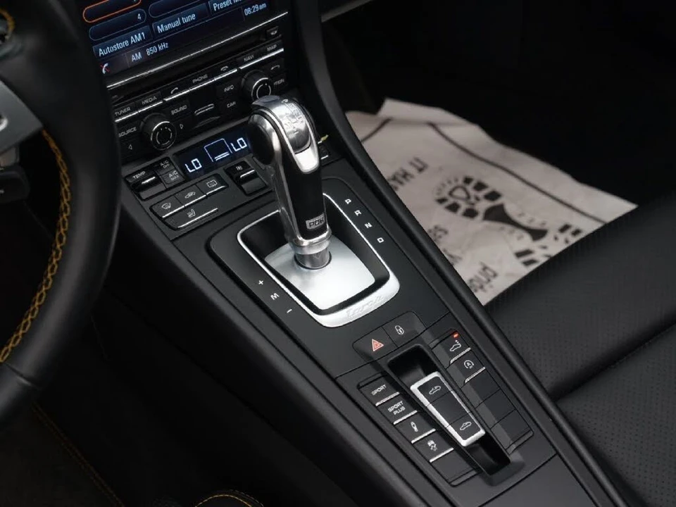 2015 Porsche 991 Targa 4 & 4S - Image 14 of 31