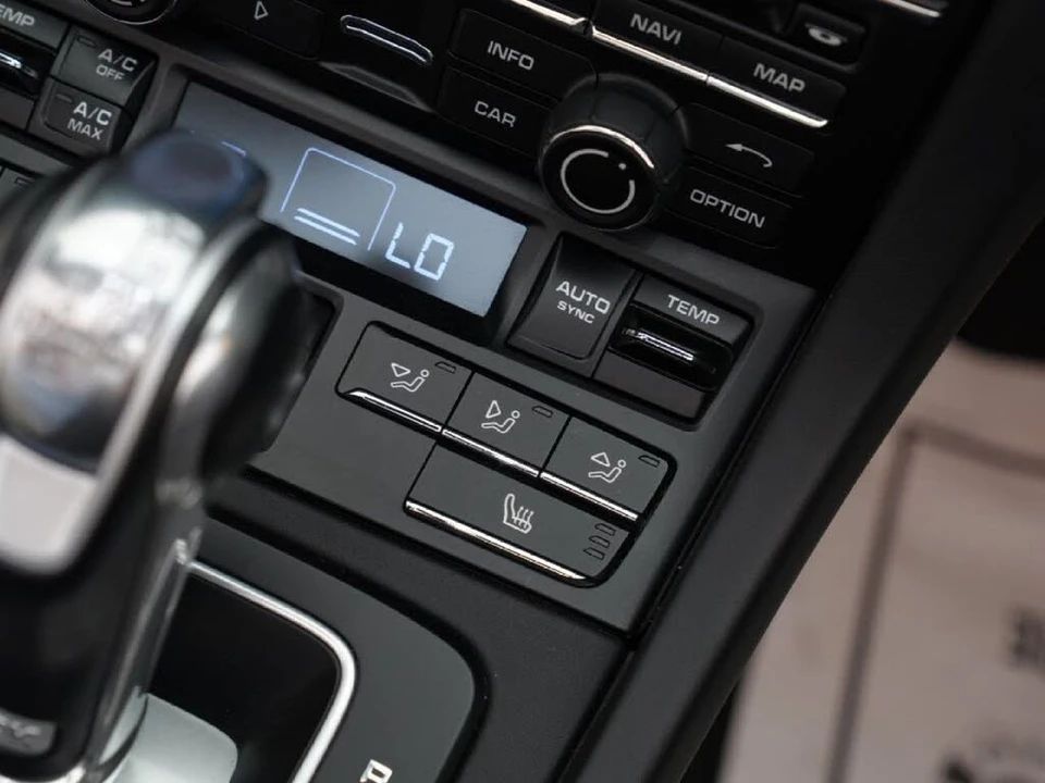 2015 Porsche 991 Targa 4 & 4S - Image 25 of 31