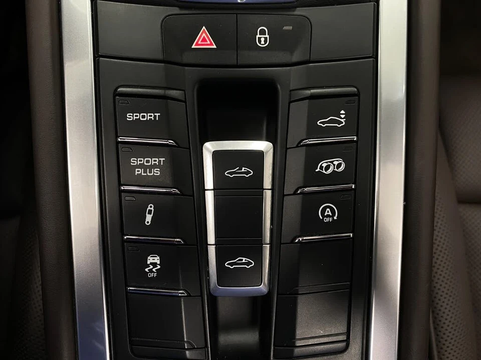 2015 Porsche 991 Targa 4 & 4S - Image 25 of 31