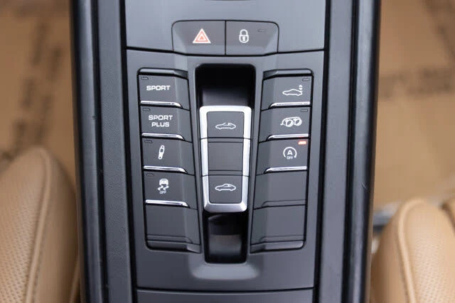 2015 Porsche 991 Targa 4 & 4S - Image 13 of 31