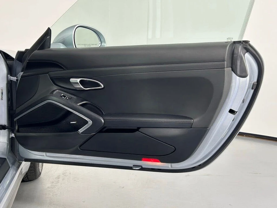 2015 Porsche 991 Targa 4 & 4S - Image 15 of 31