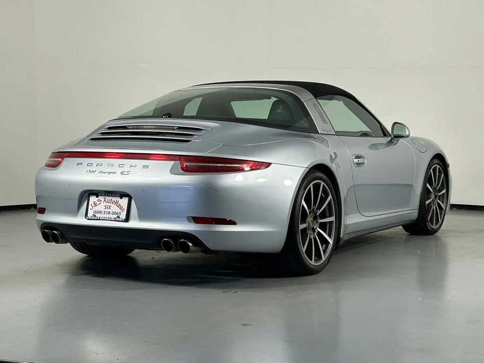 2015 Porsche 991 Targa 4 & 4S - Image 13 of 31