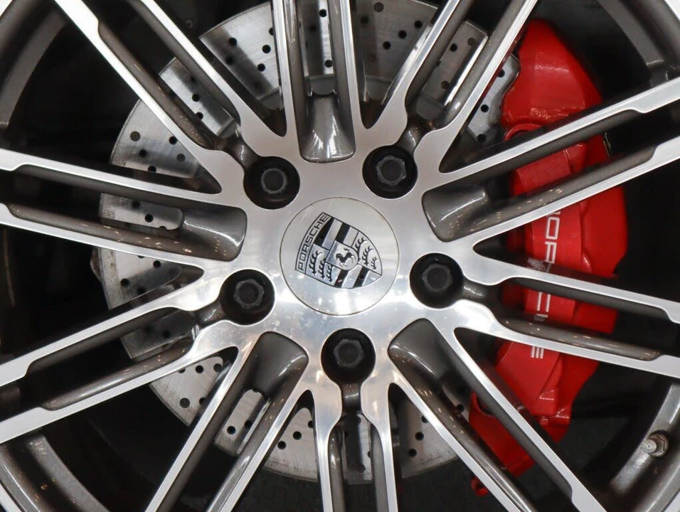 2015 Porsche 991 Targa 4 & 4S - Image 13 of 31