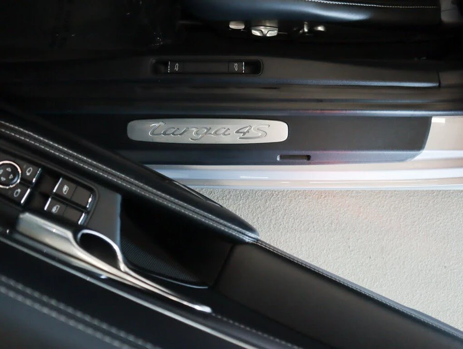2015 Porsche 991 Targa 4 & 4S - Image 26 of 31