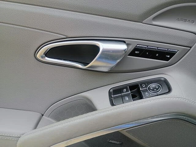 2015 Porsche 991 Targa 4 & 4S - Image 28 of 31