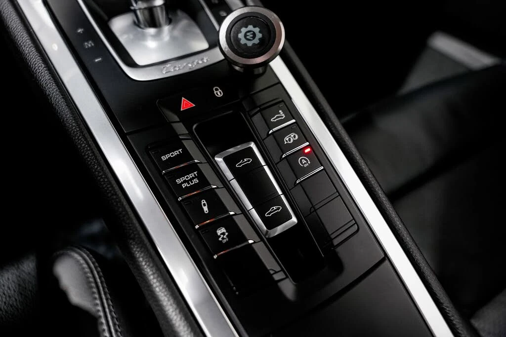 2015 Porsche 991 Targa 4 & 4S - Image 15 of 31