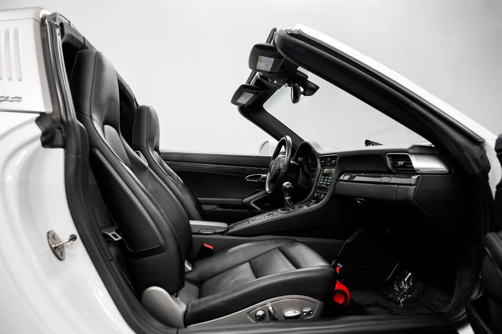 2015 Porsche 991 Targa 4 & 4S - Image 29 of 31