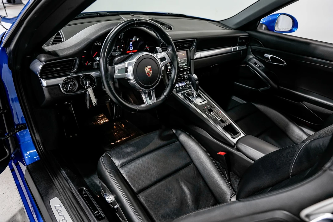 2015 Porsche 991 Targa 4 & 4S - Image 9 of 21
