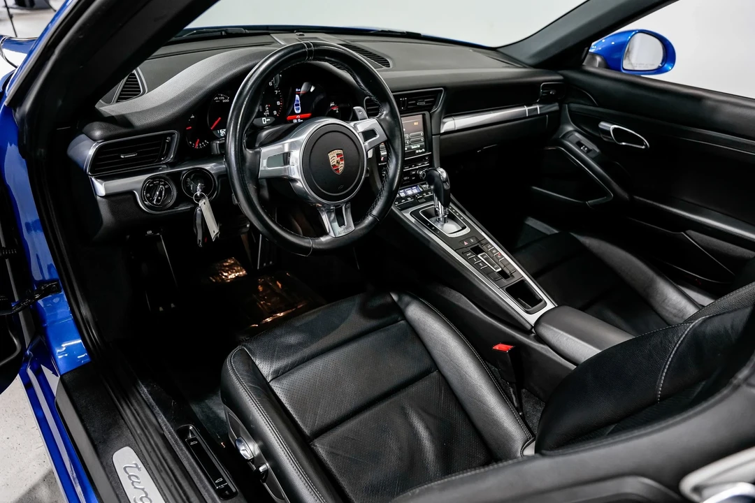 2015 Porsche 991 Carrera 4S - Image 9 of 12