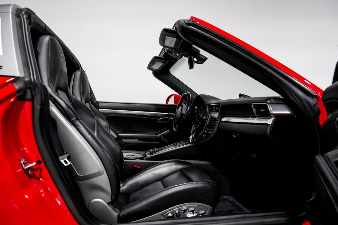 2015 Porsche 991 Targa 4 & 4S - Image 29 of 31