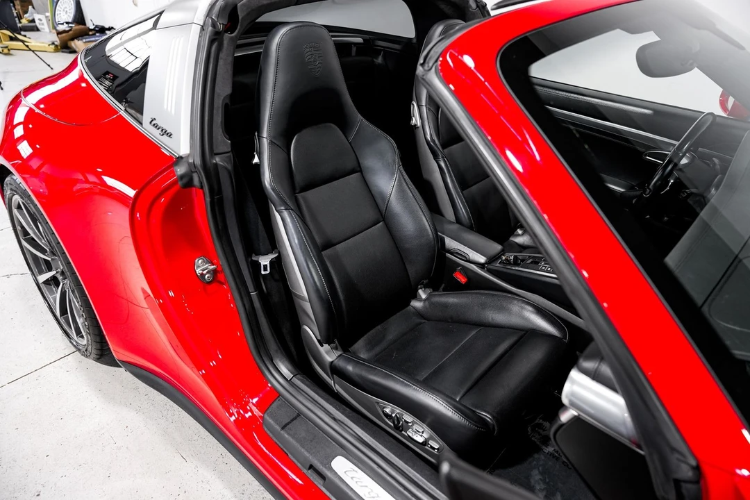 2015 Porsche - Image 28 of 31