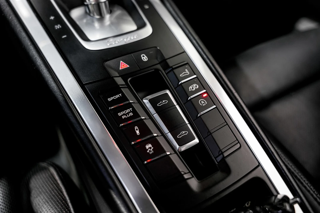 2015 Porsche 991 Targa 4 & 4S - Image 17 of 21