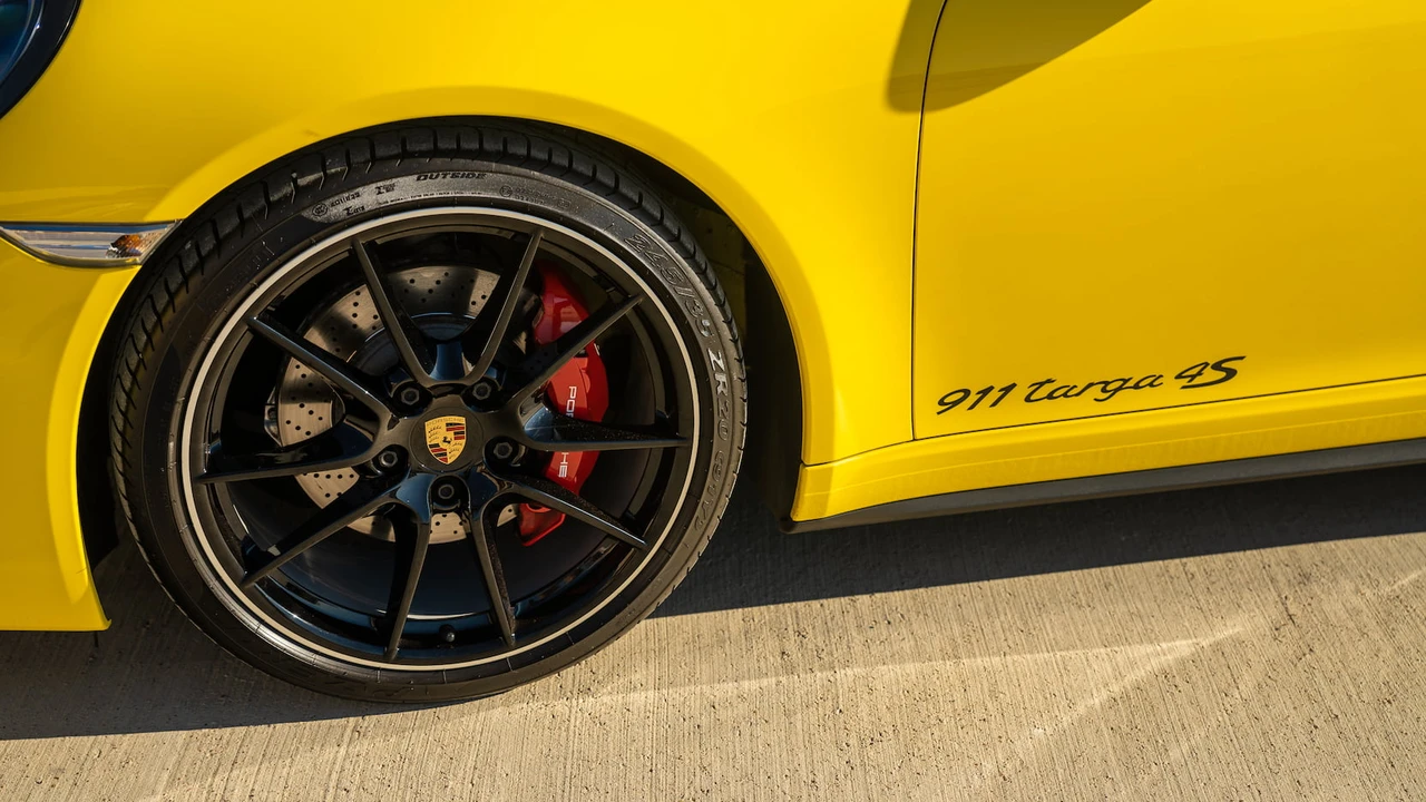 2015 Porsche 991 Targa 4 & 4S - Image 11 of 31